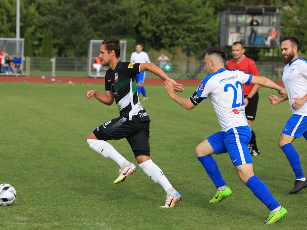 Unia - Huczwa 0:3. Koniec pucharowej przygody - ZDJĘCIA, WIDEO