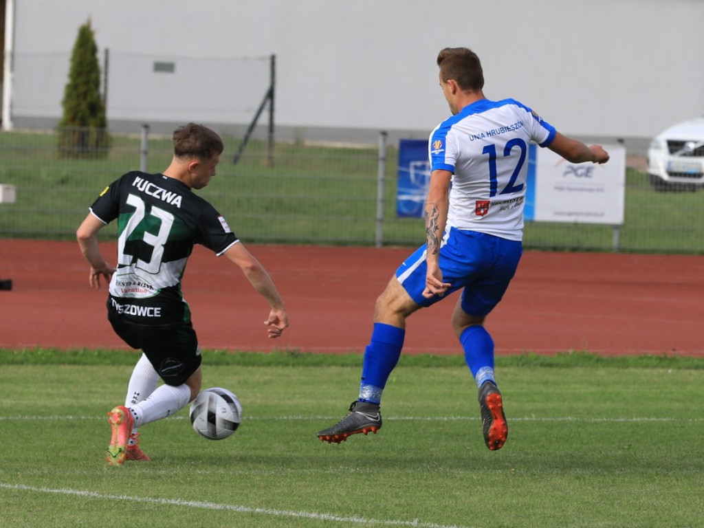 Unia - Huczwa 0:3. Koniec pucharowej przygody - ZDJĘCIA, WIDEO