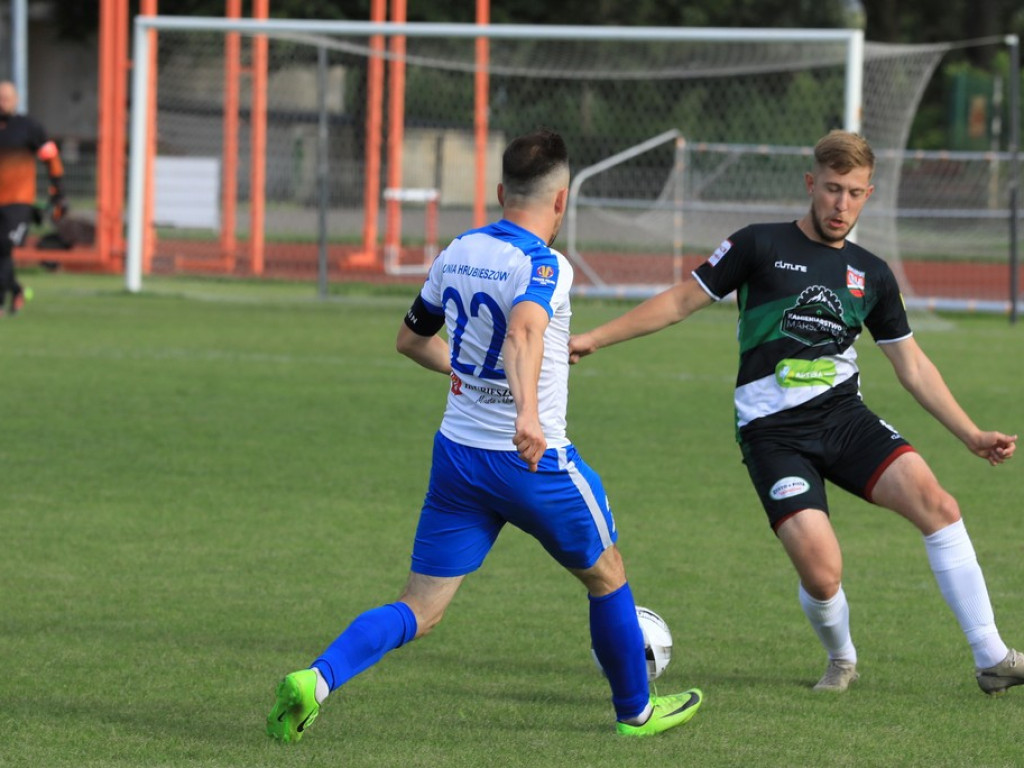 Unia - Huczwa 0:3. Koniec pucharowej przygody - ZDJĘCIA, WIDEO
