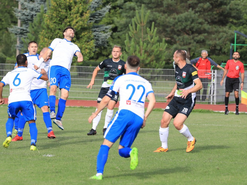 Unia - Huczwa 0:3. Koniec pucharowej przygody - ZDJĘCIA, WIDEO