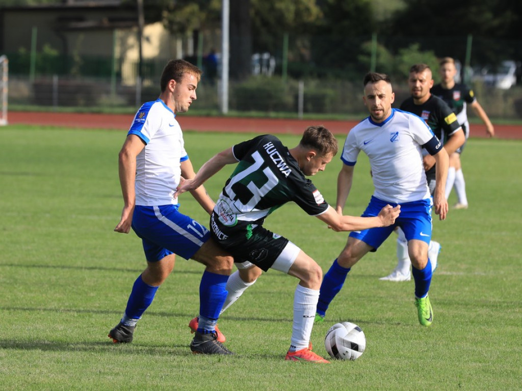 Unia - Huczwa 0:3. Koniec pucharowej przygody - ZDJĘCIA, WIDEO