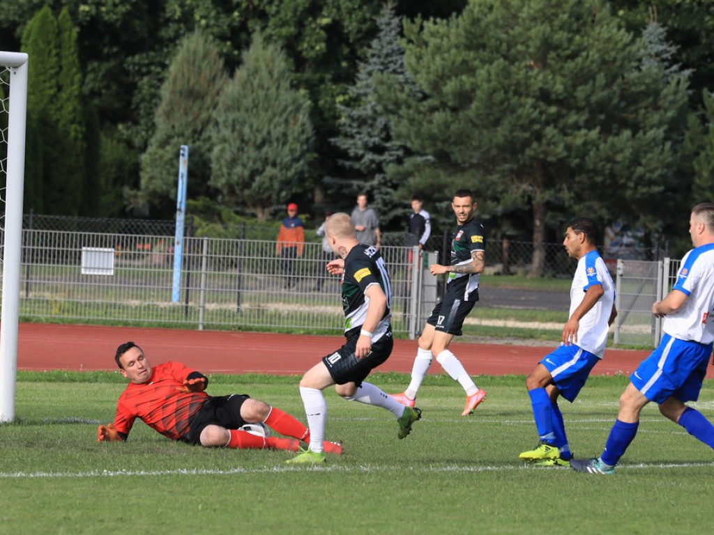 Unia - Huczwa 0:3. Koniec pucharowej przygody - ZDJĘCIA, WIDEO