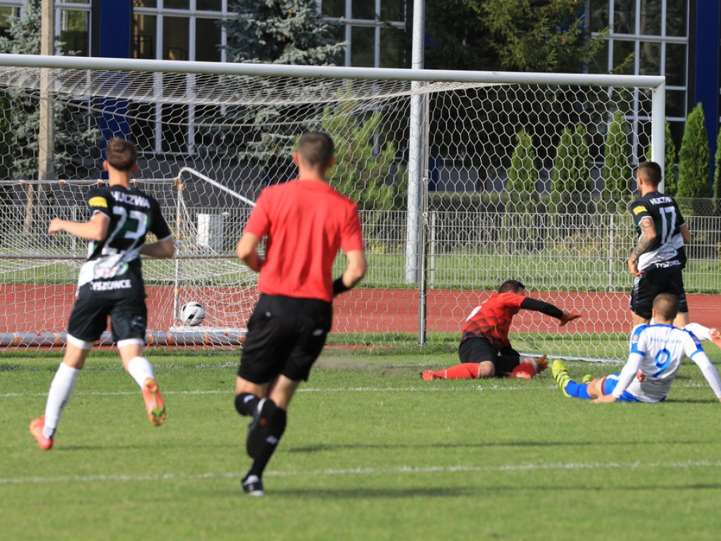 Unia - Huczwa 0:3. Koniec pucharowej przygody - ZDJĘCIA, WIDEO