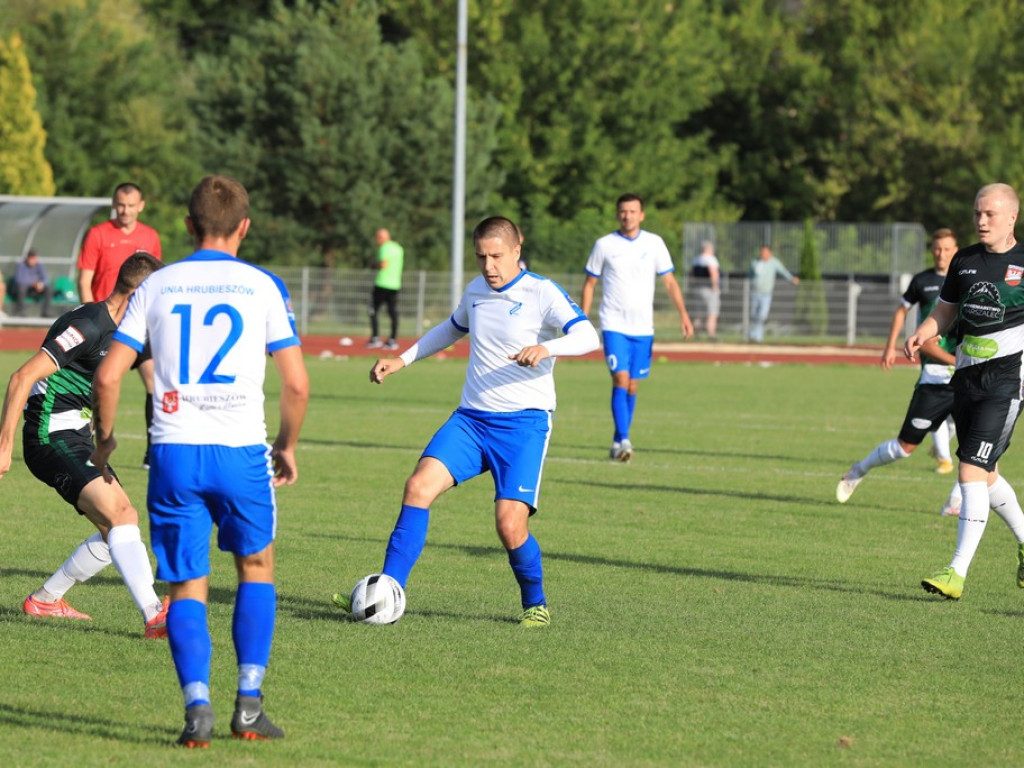 Unia - Huczwa 0:3. Koniec pucharowej przygody - ZDJĘCIA, WIDEO