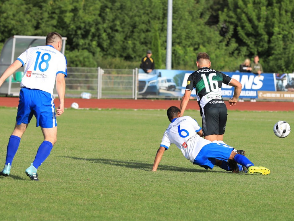 Unia - Huczwa 0:3. Koniec pucharowej przygody - ZDJĘCIA, WIDEO