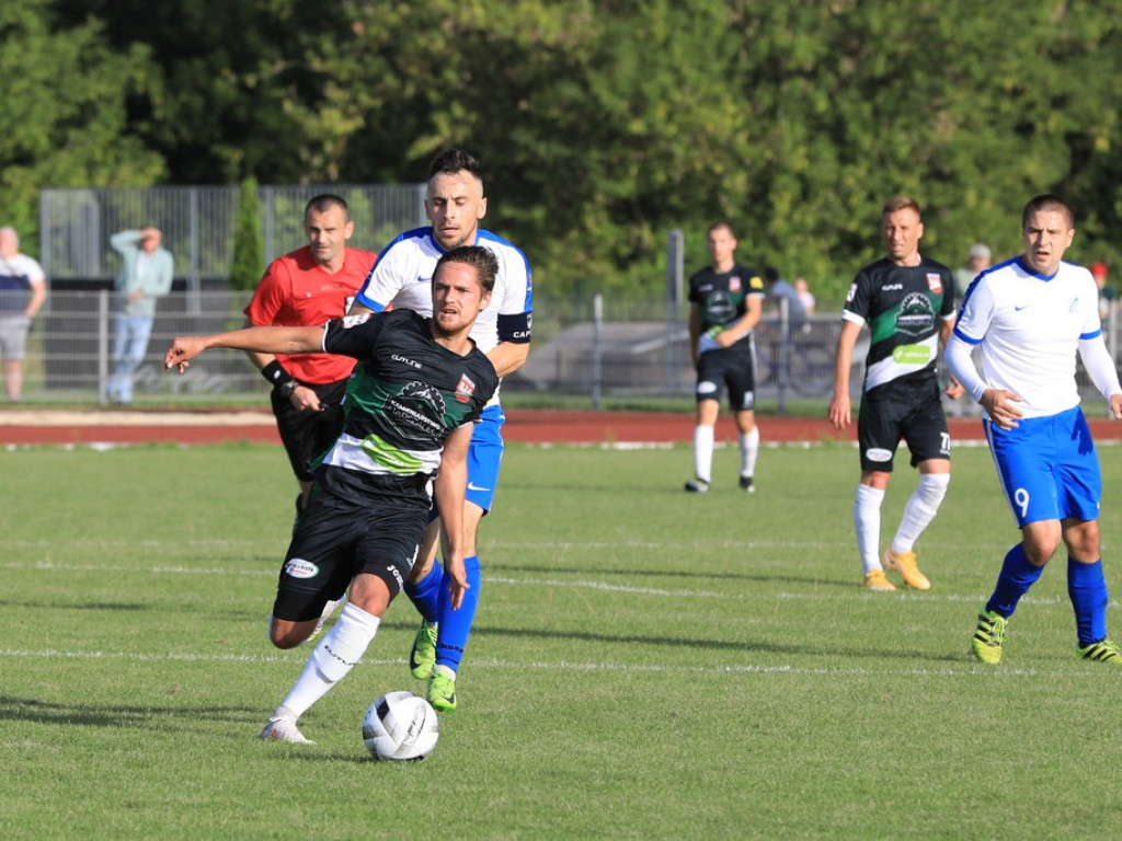 Unia - Huczwa 0:3. Koniec pucharowej przygody - ZDJĘCIA, WIDEO