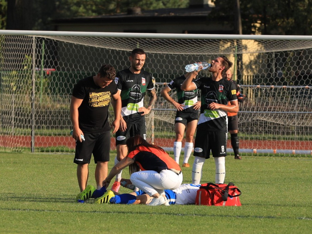 Unia - Huczwa 0:3. Koniec pucharowej przygody - ZDJĘCIA, WIDEO