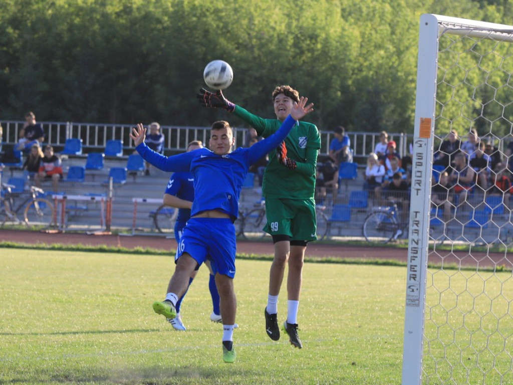 Unia - Huczwa 0:3. Koniec pucharowej przygody - ZDJĘCIA, WIDEO