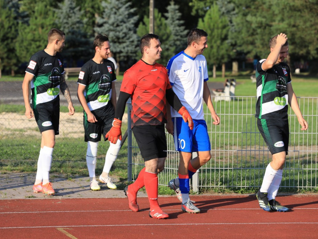 Unia - Huczwa 0:3. Koniec pucharowej przygody - ZDJĘCIA, WIDEO