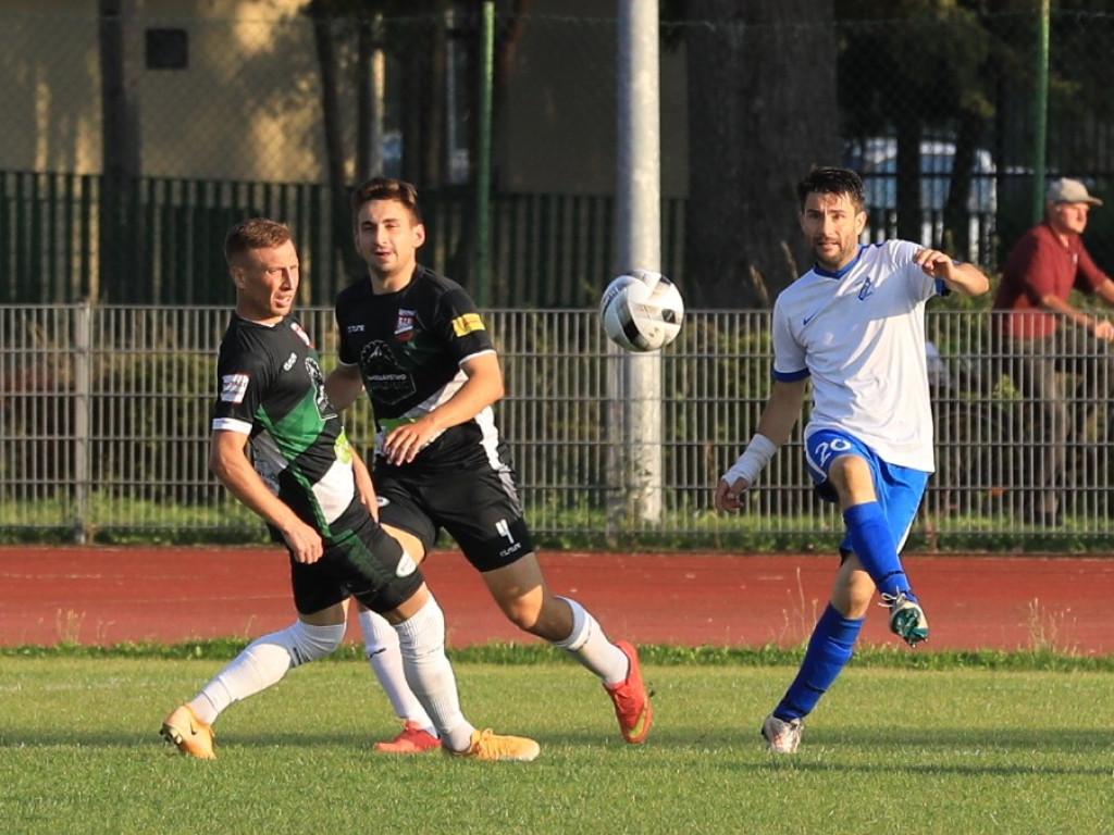 Unia - Huczwa 0:3. Koniec pucharowej przygody - ZDJĘCIA, WIDEO