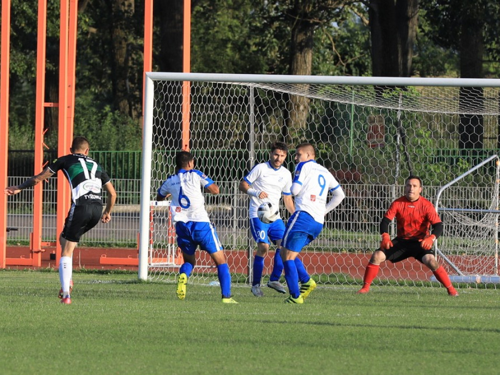 Unia - Huczwa 0:3. Koniec pucharowej przygody - ZDJĘCIA, WIDEO