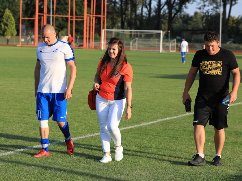 Unia - Huczwa 0:3. Koniec pucharowej przygody - ZDJĘCIA, WIDEO