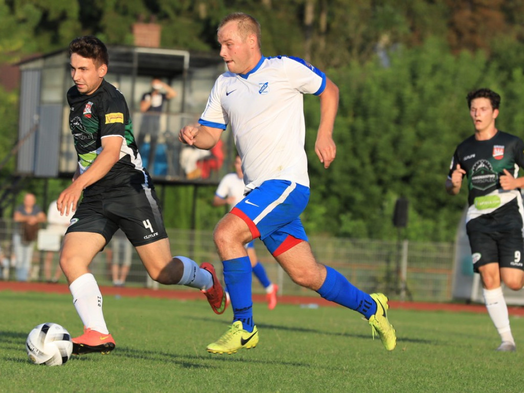 Unia - Huczwa 0:3. Koniec pucharowej przygody - ZDJĘCIA, WIDEO