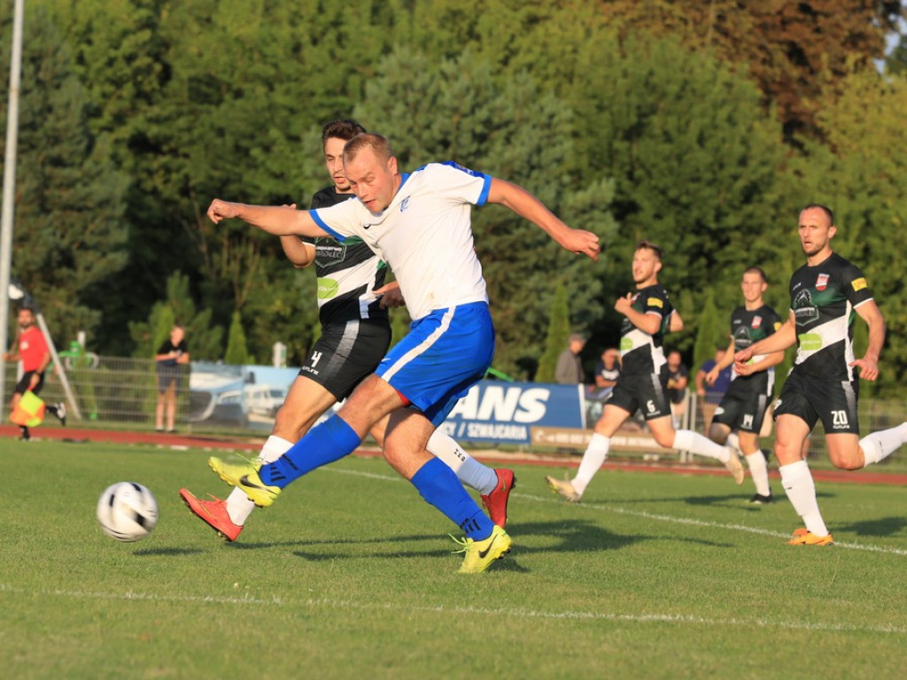 Unia - Huczwa 0:3. Koniec pucharowej przygody - ZDJĘCIA, WIDEO