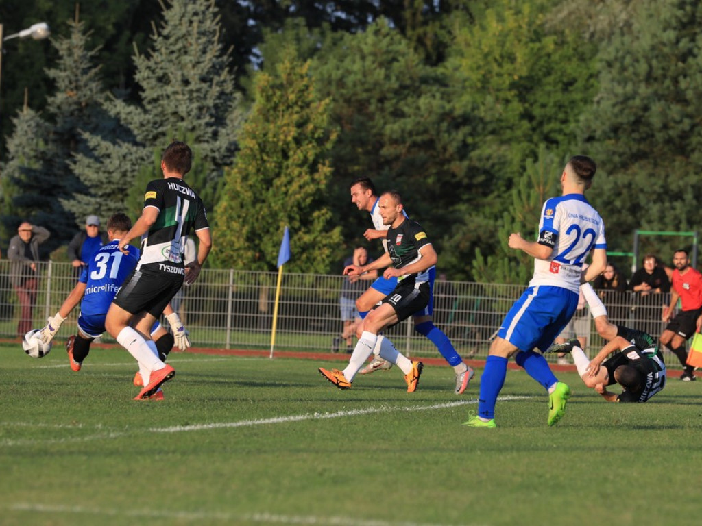 Unia - Huczwa 0:3. Koniec pucharowej przygody - ZDJĘCIA, WIDEO