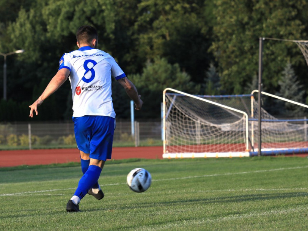 Unia - Huczwa 0:3. Koniec pucharowej przygody - ZDJĘCIA, WIDEO