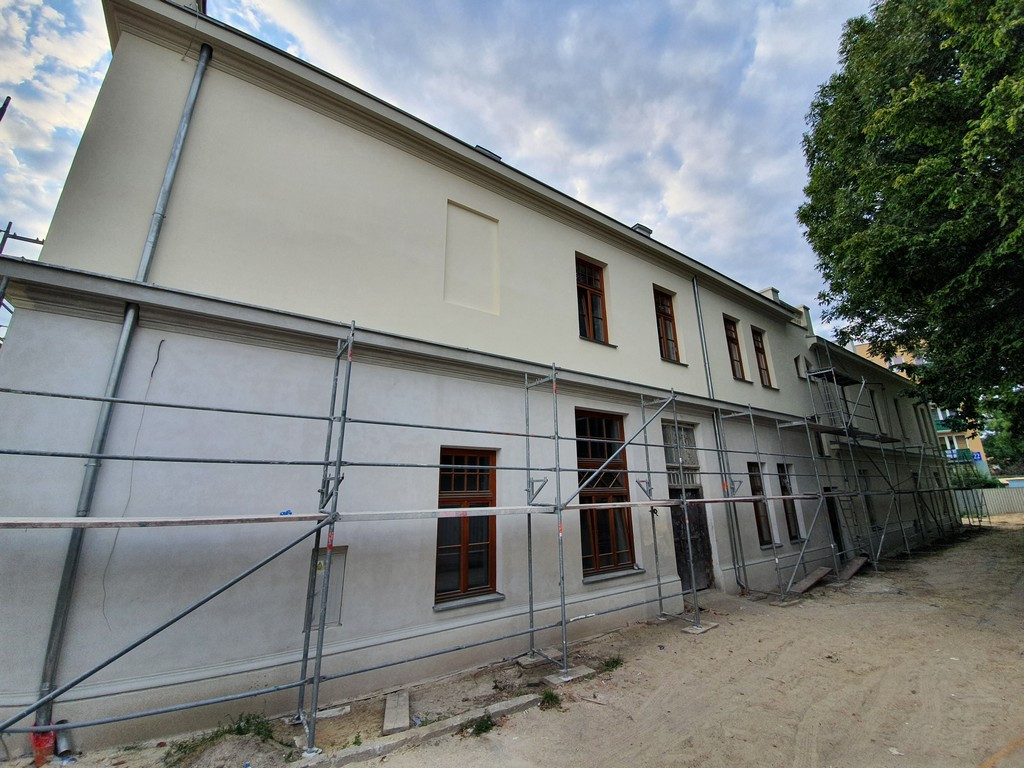Książki się niecierpliwią, piwnica hamuje - o przedłużającym się remoncie w Hrubieszowie - ZDJĘCIA