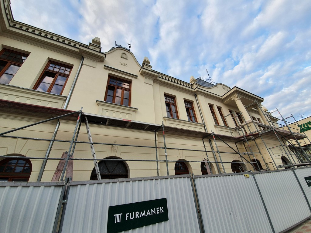 Książki się niecierpliwią, piwnica hamuje - o przedłużającym się remoncie w Hrubieszowie - ZDJĘCIA