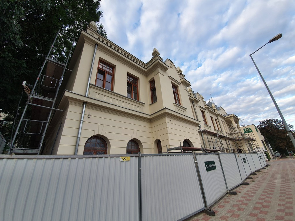 Książki się niecierpliwią, piwnica hamuje - o przedłużającym się remoncie w Hrubieszowie - ZDJĘCIA
