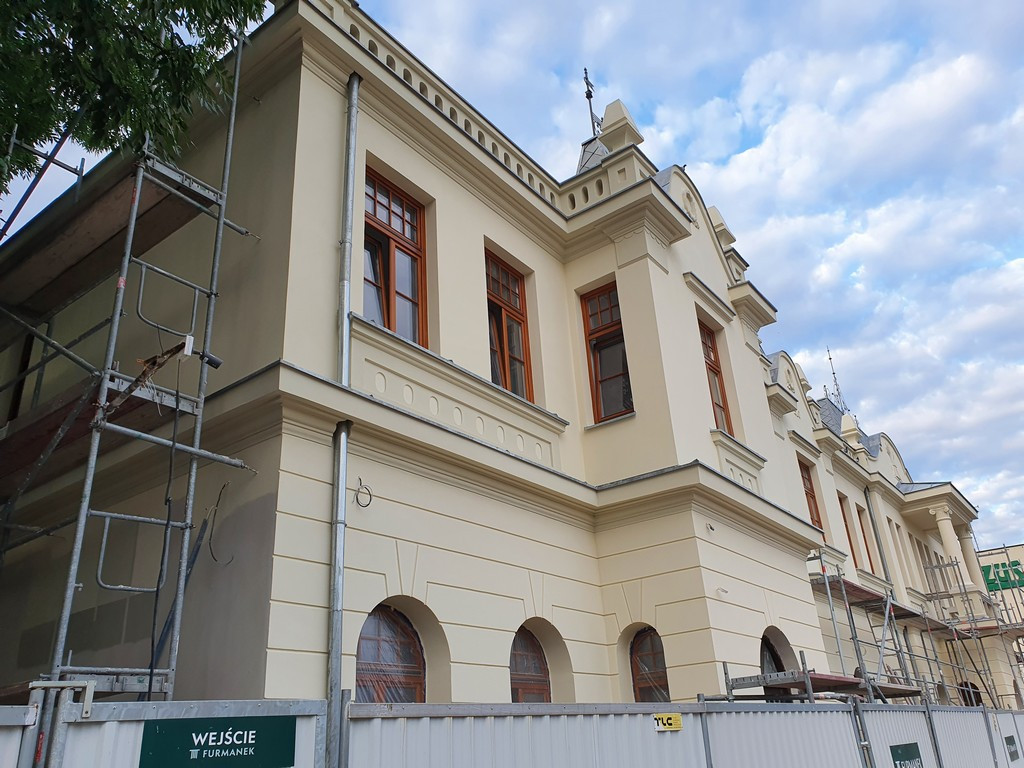 Książki się niecierpliwią, piwnica hamuje - o przedłużającym się remoncie w Hrubieszowie - ZDJĘCIA