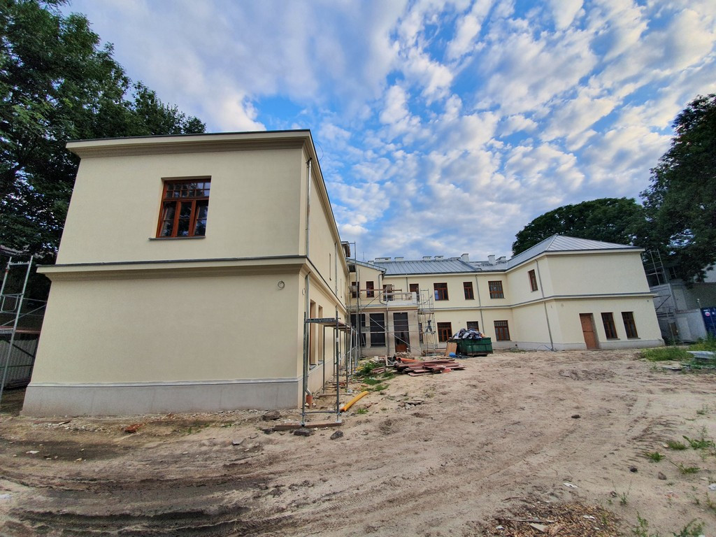 Książki się niecierpliwią, piwnica hamuje - o przedłużającym się remoncie w Hrubieszowie - ZDJĘCIA