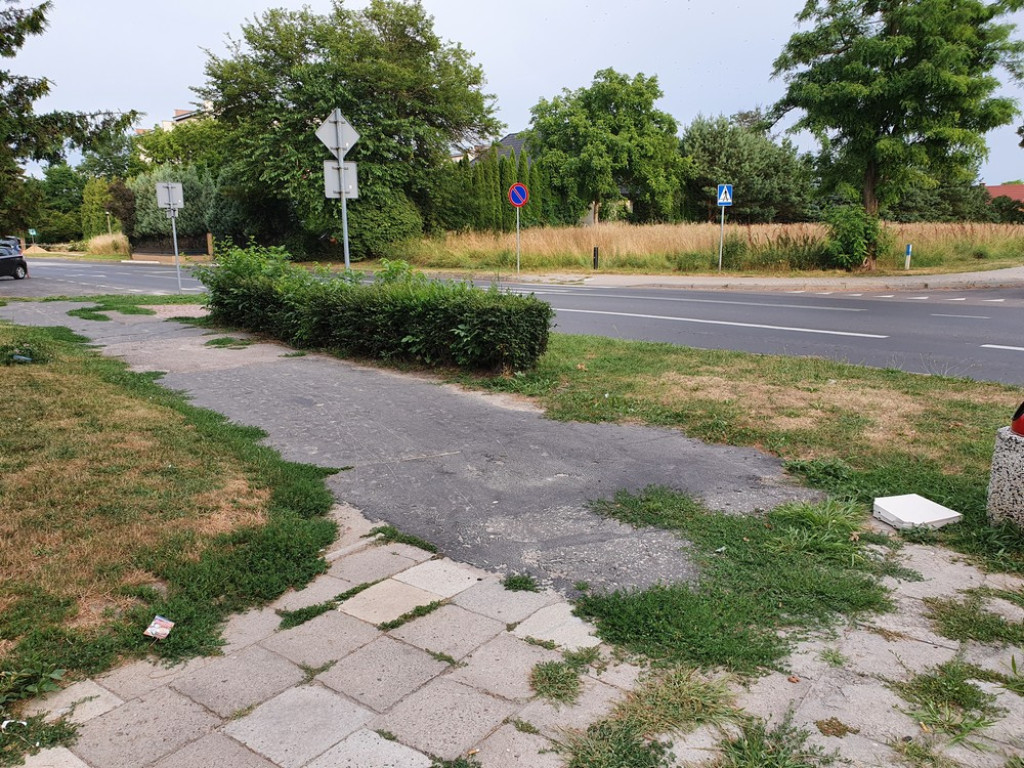 Hrubieszów: Niekończąca się historia chodnika na ul. Polnej - ZDJĘCIA