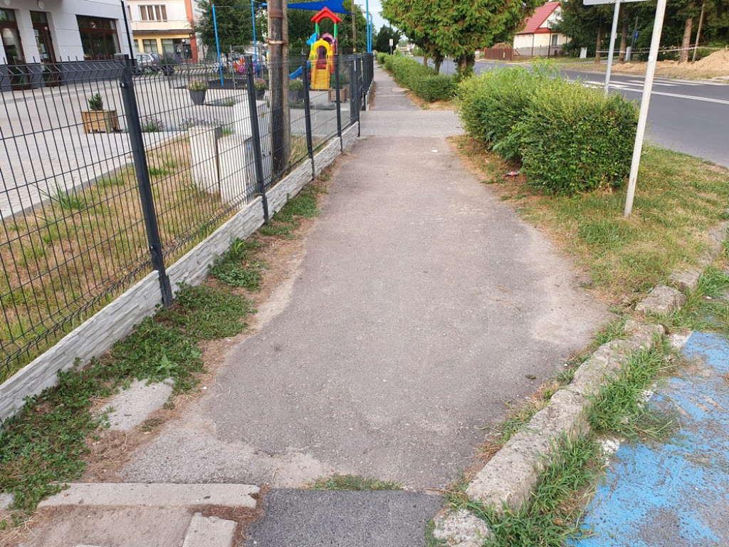 Hrubieszów: Niekończąca się historia chodnika na ul. Polnej - ZDJĘCIA