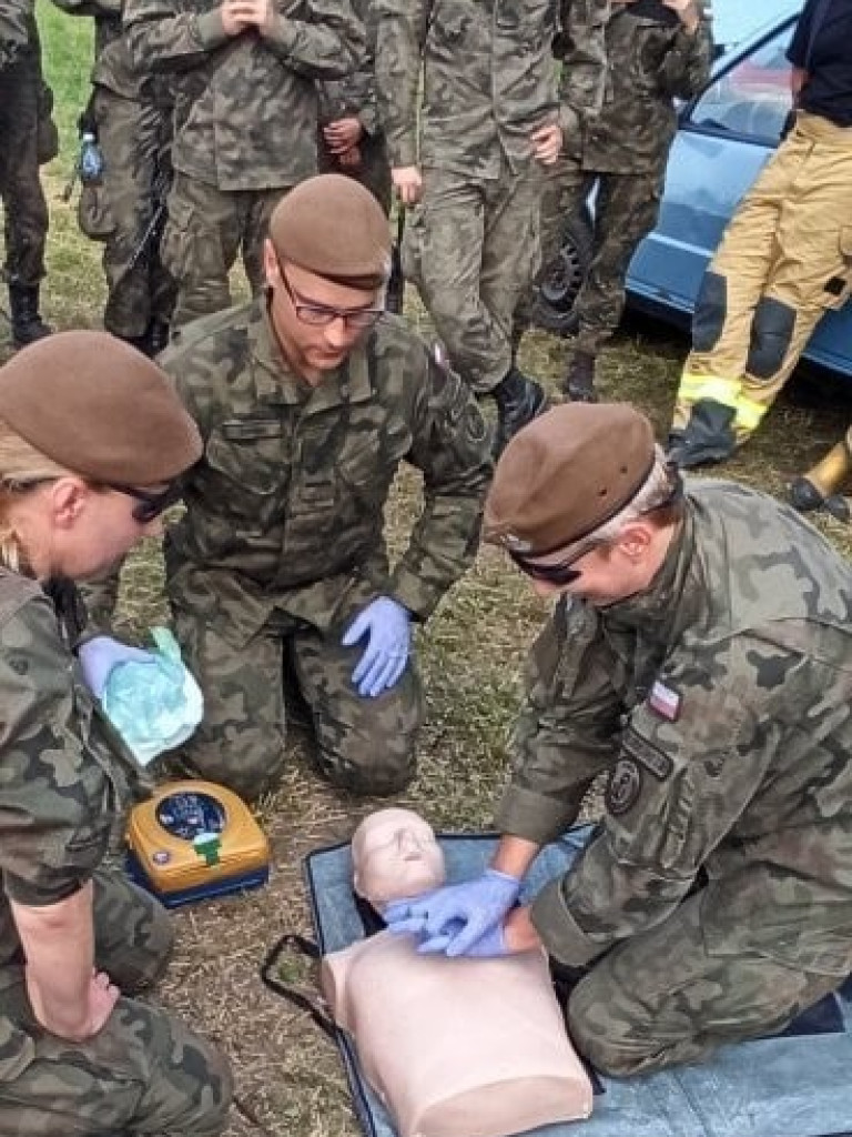 Wspólne ćwiczenia hrubieszowskich strażaków i terytorialsów - ZDJĘCIA