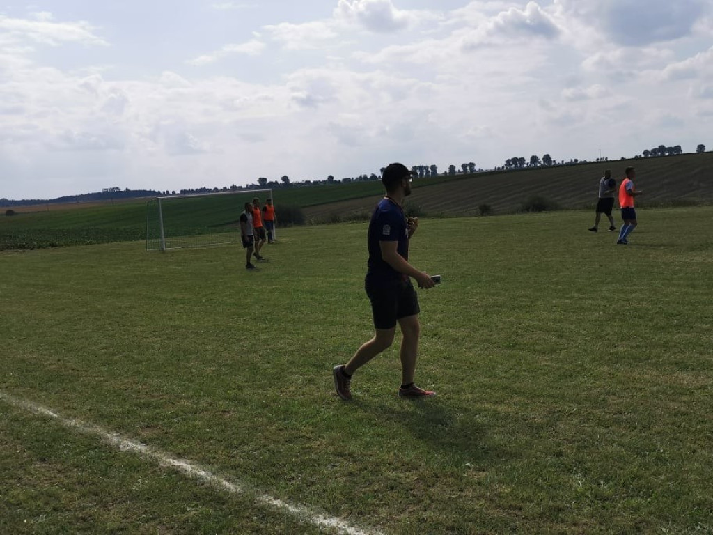 Wakacje na sportowo - w Majdanie ścinali i kopali - ZDJĘCIA