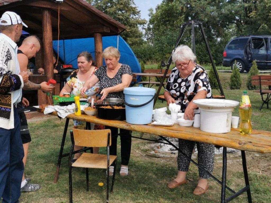 Wakacje na sportowo - w Majdanie ścinali i kopali - ZDJĘCIA