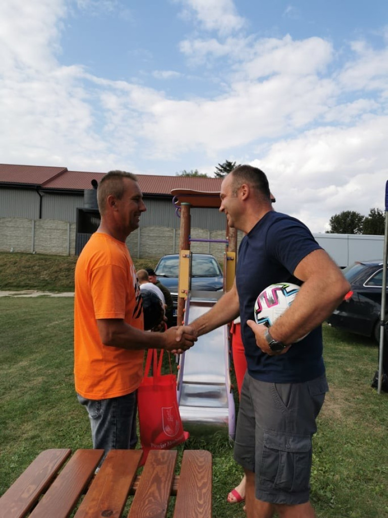 Wakacje na sportowo - w Majdanie ścinali i kopali - ZDJĘCIA