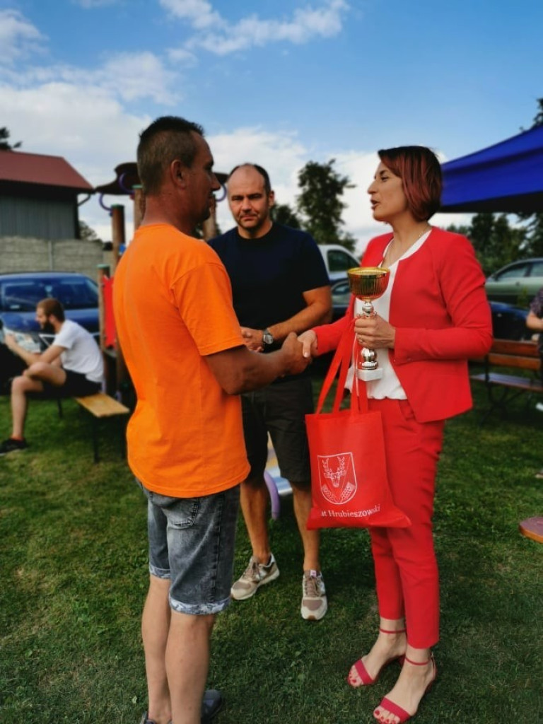 Wakacje na sportowo - w Majdanie ścinali i kopali - ZDJĘCIA