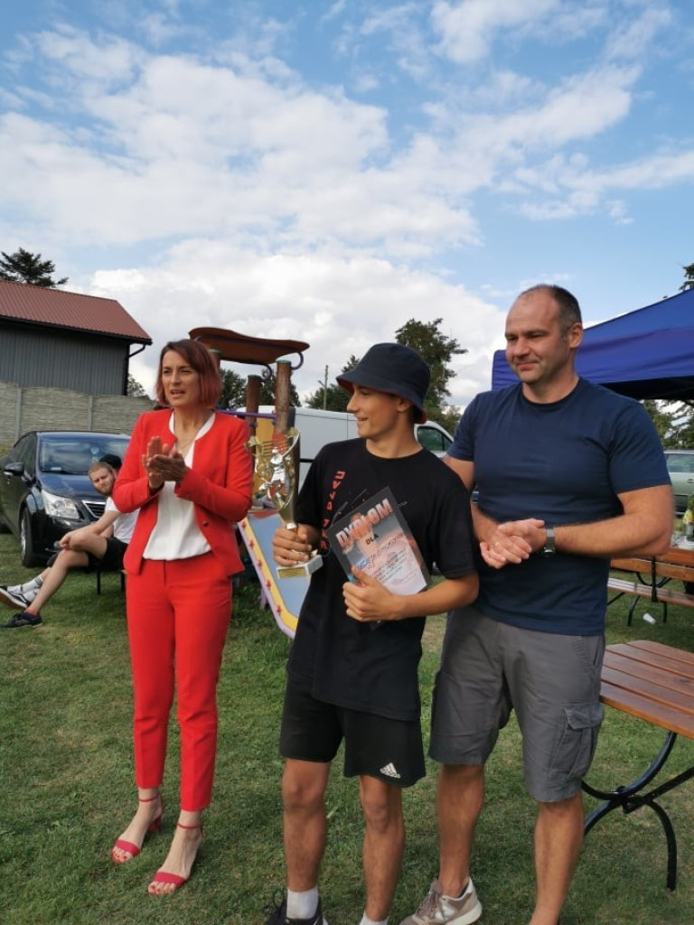 Wakacje na sportowo - w Majdanie ścinali i kopali - ZDJĘCIA