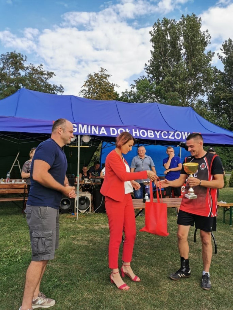 Wakacje na sportowo - w Majdanie ścinali i kopali - ZDJĘCIA