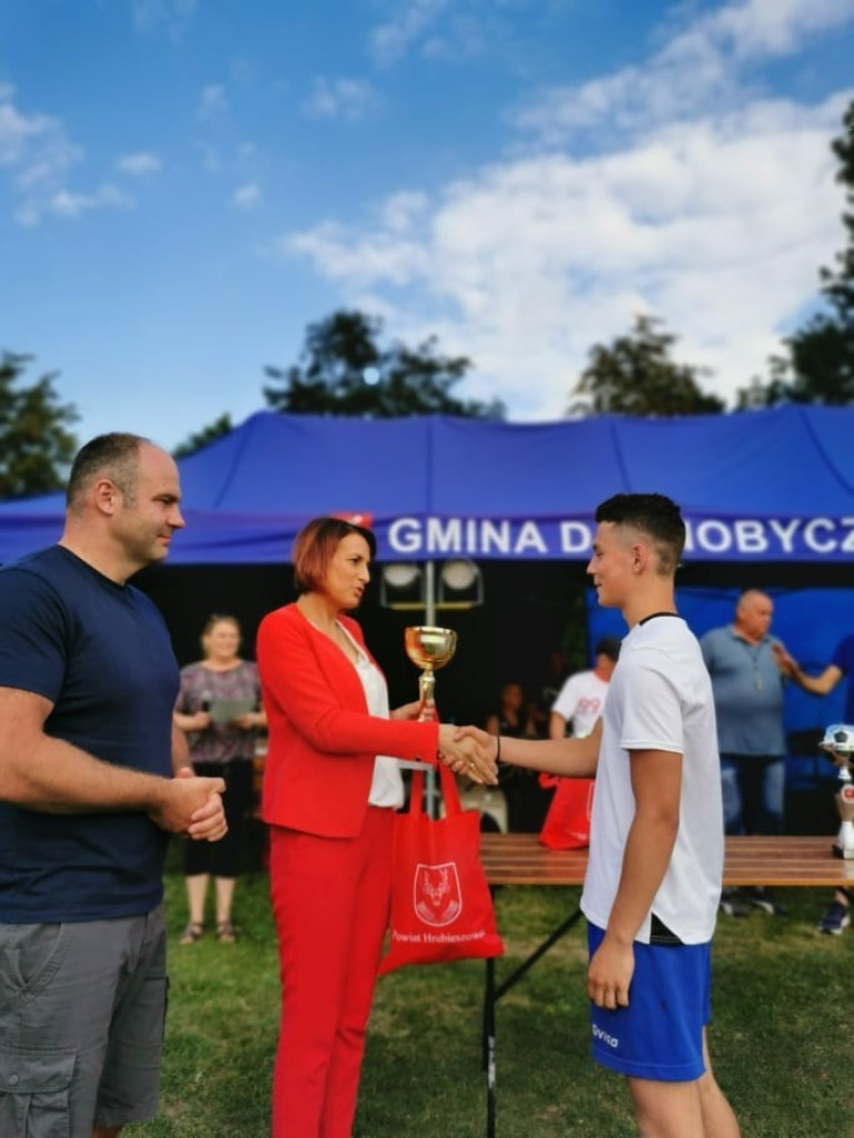 Wakacje na sportowo - w Majdanie ścinali i kopali - ZDJĘCIA