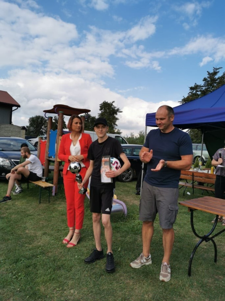 Wakacje na sportowo - w Majdanie ścinali i kopali - ZDJĘCIA