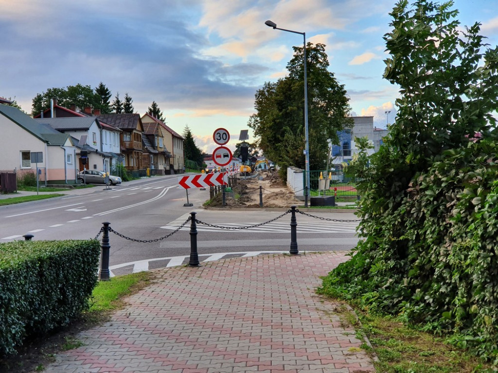 Hrubieszów: Przebudowa Żeromskiego i drogi dojazdowej do basenu - ZDJĘCIA