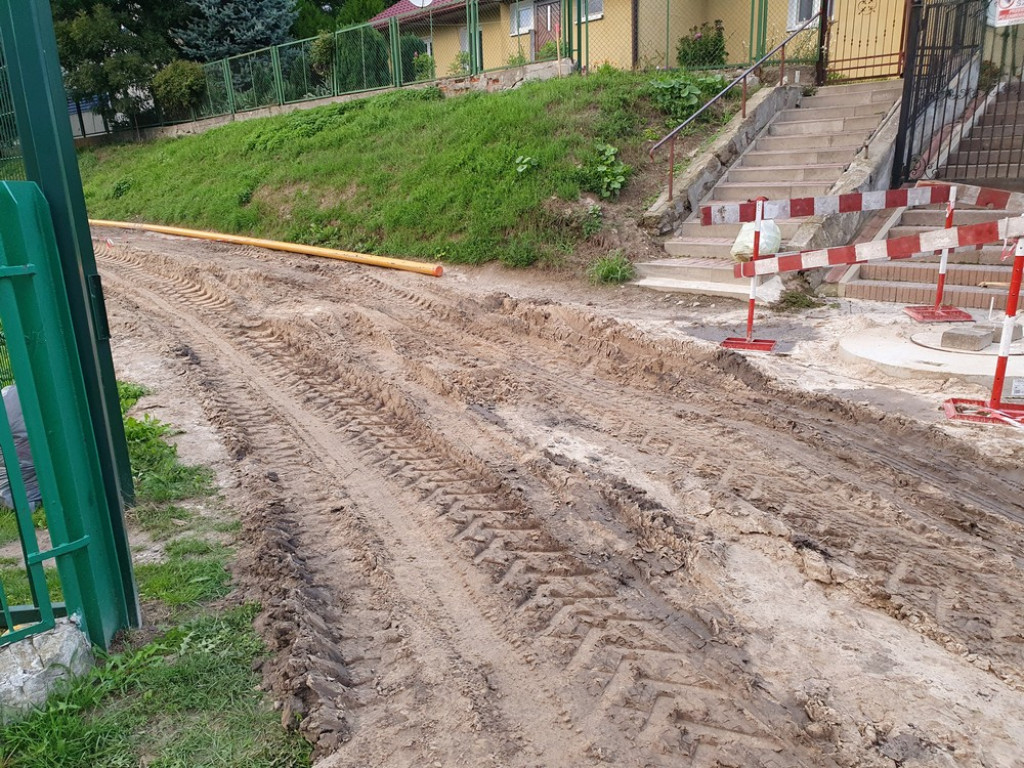 Hrubieszów: Przebudowa Żeromskiego i drogi dojazdowej do basenu - ZDJĘCIA