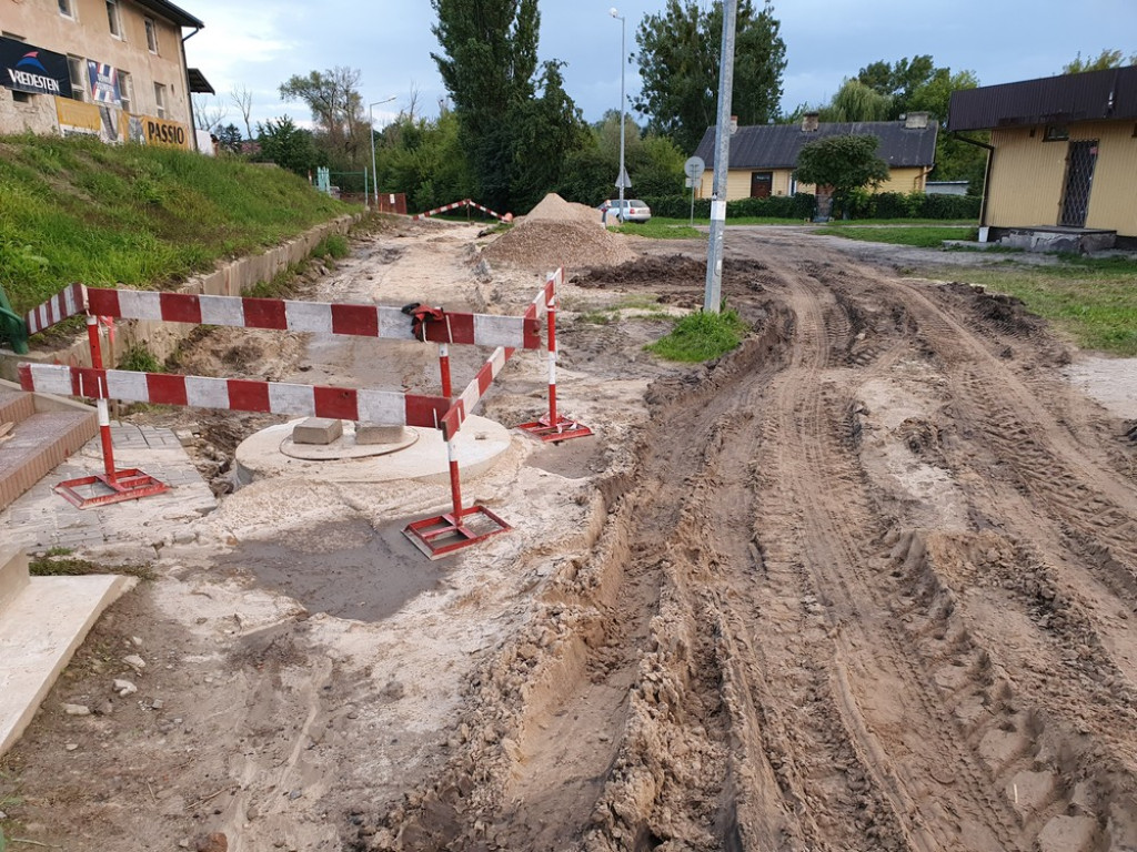Hrubieszów: Przebudowa Żeromskiego i drogi dojazdowej do basenu - ZDJĘCIA