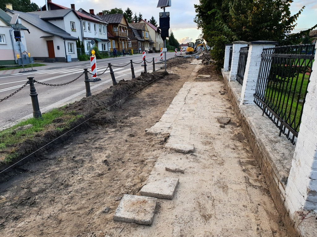 Hrubieszów: Przebudowa Żeromskiego i drogi dojazdowej do basenu - ZDJĘCIA