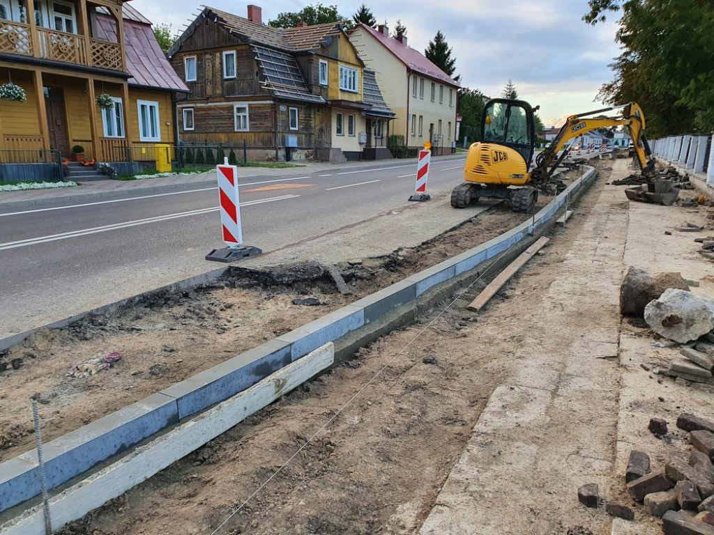 Hrubieszów: Przebudowa Żeromskiego i drogi dojazdowej do basenu - ZDJĘCIA