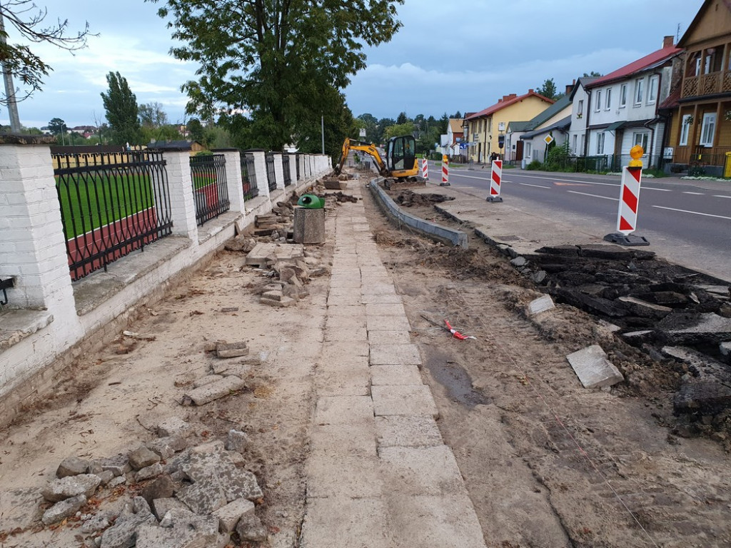 Hrubieszów: Przebudowa Żeromskiego i drogi dojazdowej do basenu - ZDJĘCIA