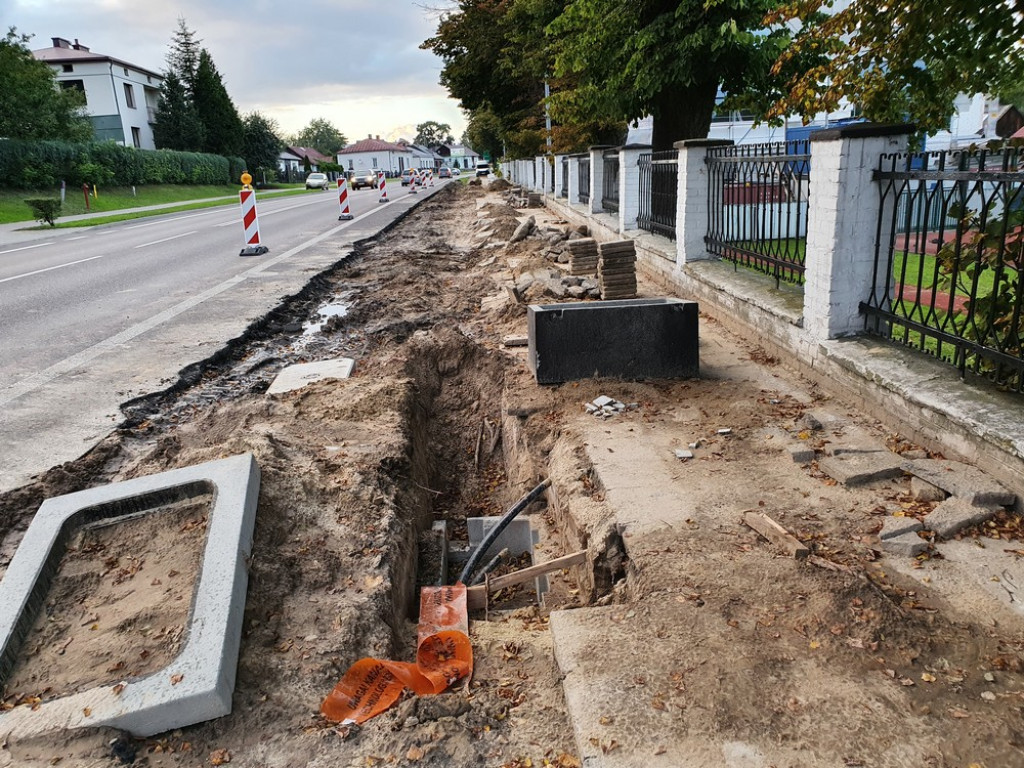Hrubieszów: Przebudowa Żeromskiego i drogi dojazdowej do basenu - ZDJĘCIA