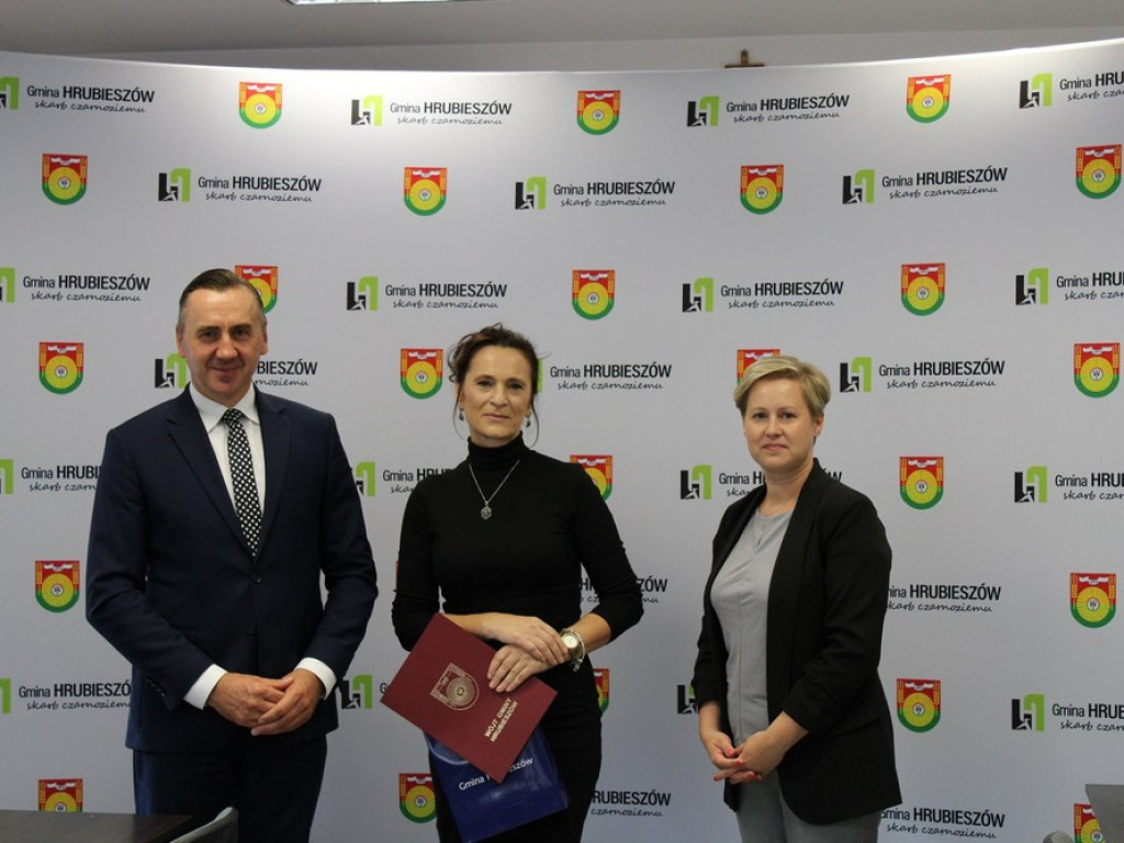 Gmina Hrubieszów: Powierzono stanowiska dyrektorom szkół - ZDJĘCIA