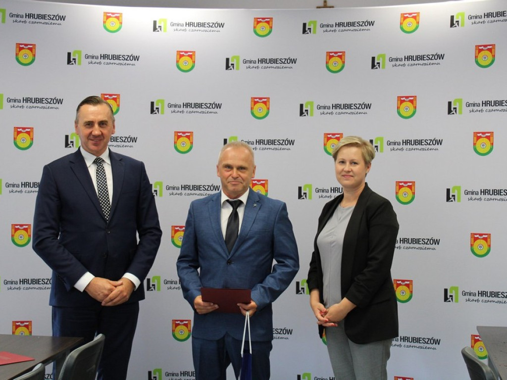 Gmina Hrubieszów: Powierzono stanowiska dyrektorom szkół - ZDJĘCIA