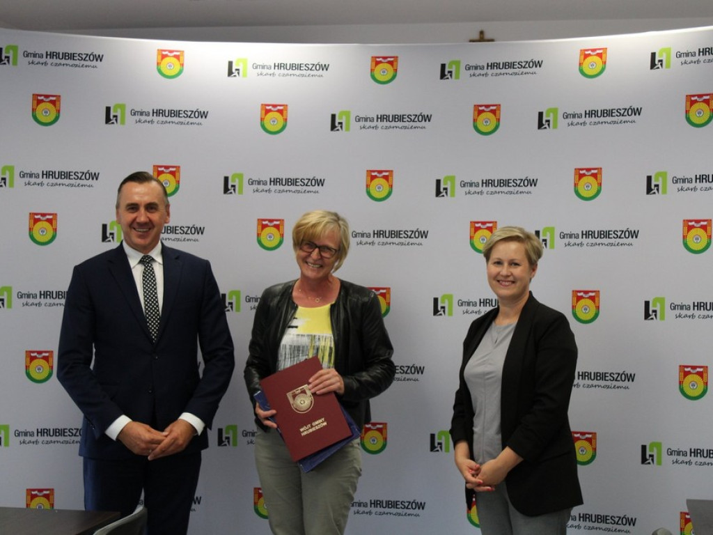 Gmina Hrubieszów: Powierzono stanowiska dyrektorom szkół - ZDJĘCIA