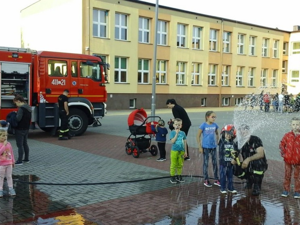 Hrubieszów: Strażacy dla dzieci na festynie - ZDJĘCIA