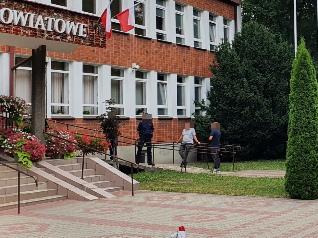 Remont wejścia do hrubieszowskiego starostwa - ZDJĘCIA