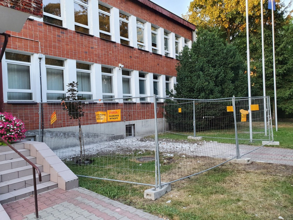 Remont wejścia do hrubieszowskiego starostwa - ZDJĘCIA