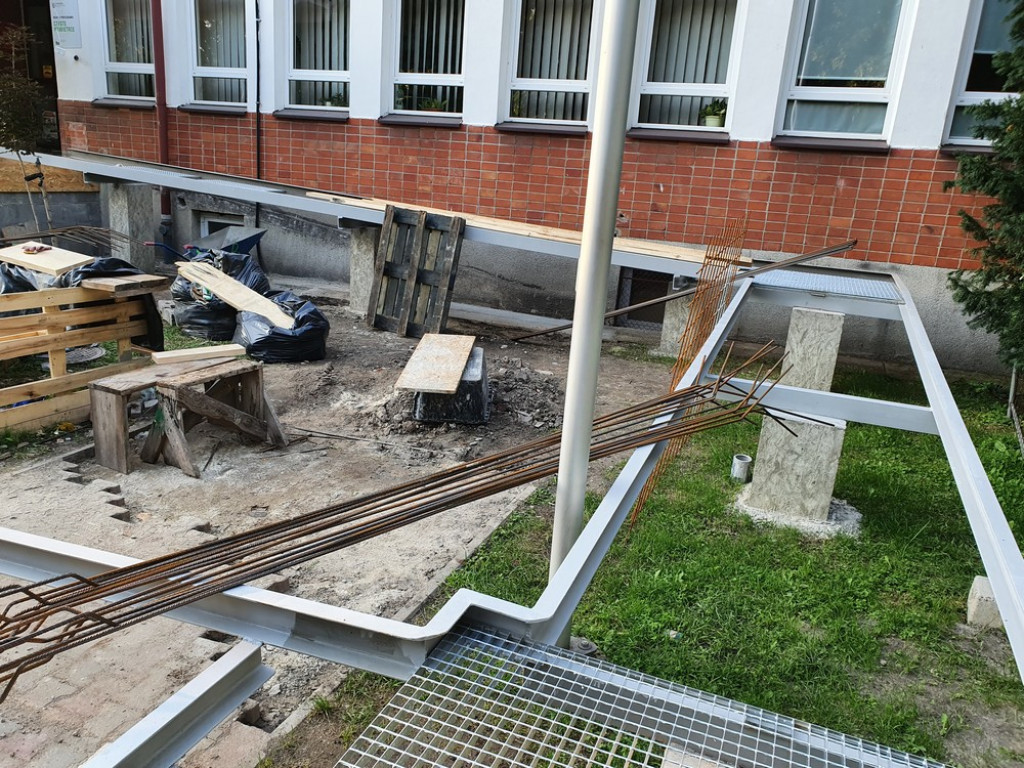 Remont wejścia do hrubieszowskiego starostwa - ZDJĘCIA